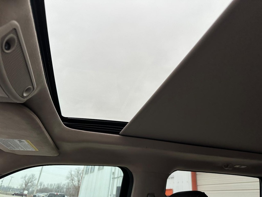 Ford F-150 Vehicle Full-screen Gallery Image 26