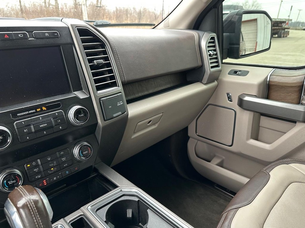 Ford F-150 Vehicle Full-screen Gallery Image 27