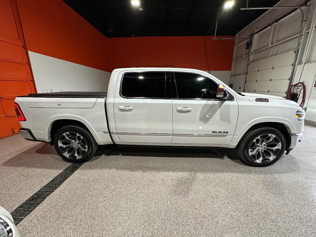 Ram 1500 Vehicle Full-screen Gallery Image 2