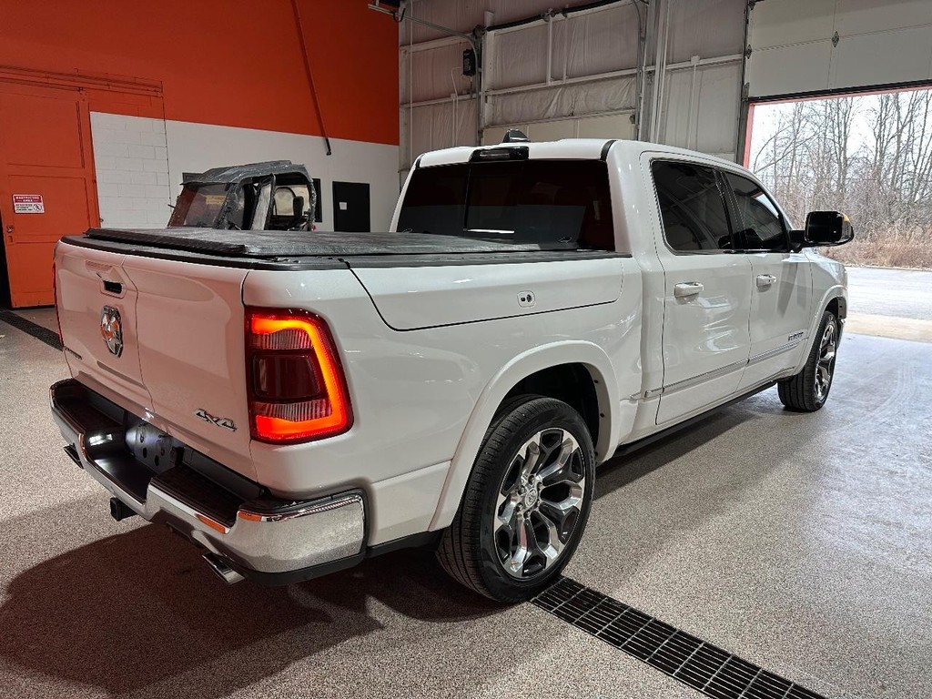 Ram 1500 Vehicle Full-screen Gallery Image 3