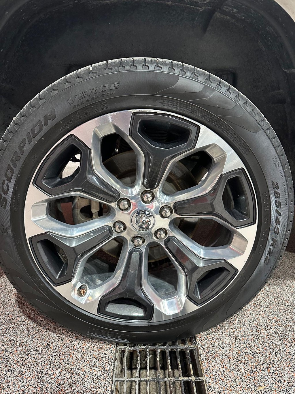 Ram 1500 Vehicle Full-screen Gallery Image 15