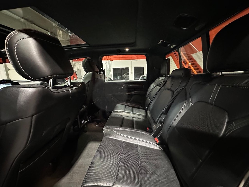 Ram 1500 Vehicle Full-screen Gallery Image 18