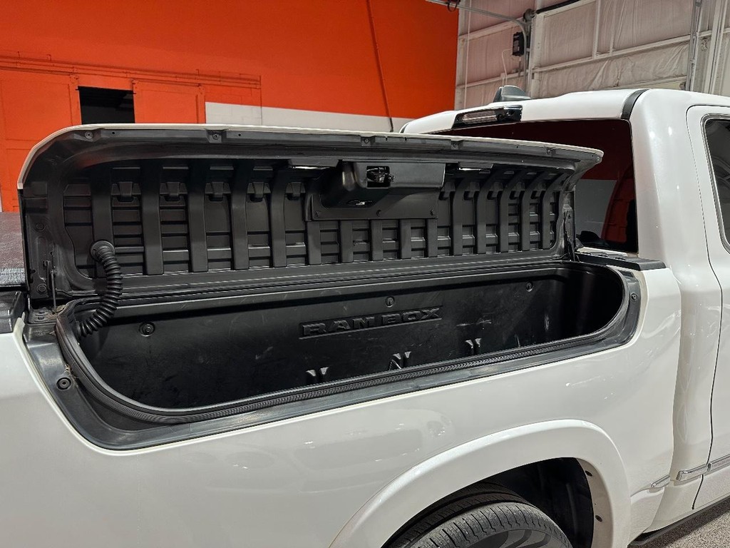 Ram 1500 Vehicle Full-screen Gallery Image 24