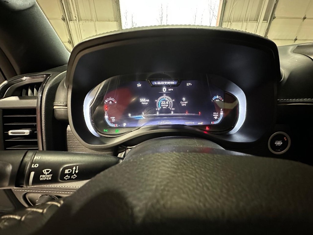 Ram 1500 Vehicle Full-screen Gallery Image 25