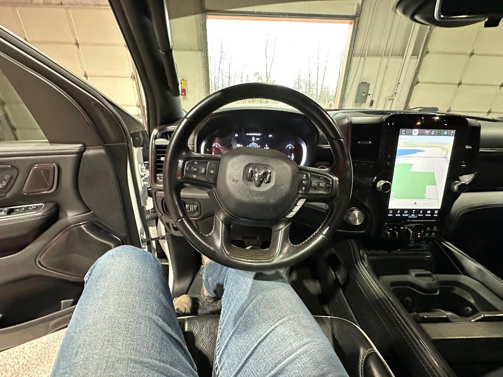 Ram 1500 Vehicle Full-screen Gallery Image 30