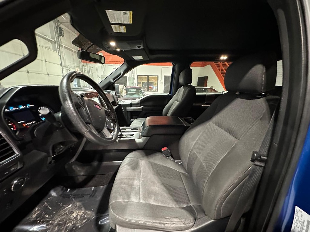 Ford F-150 Vehicle Full-screen Gallery Image 11