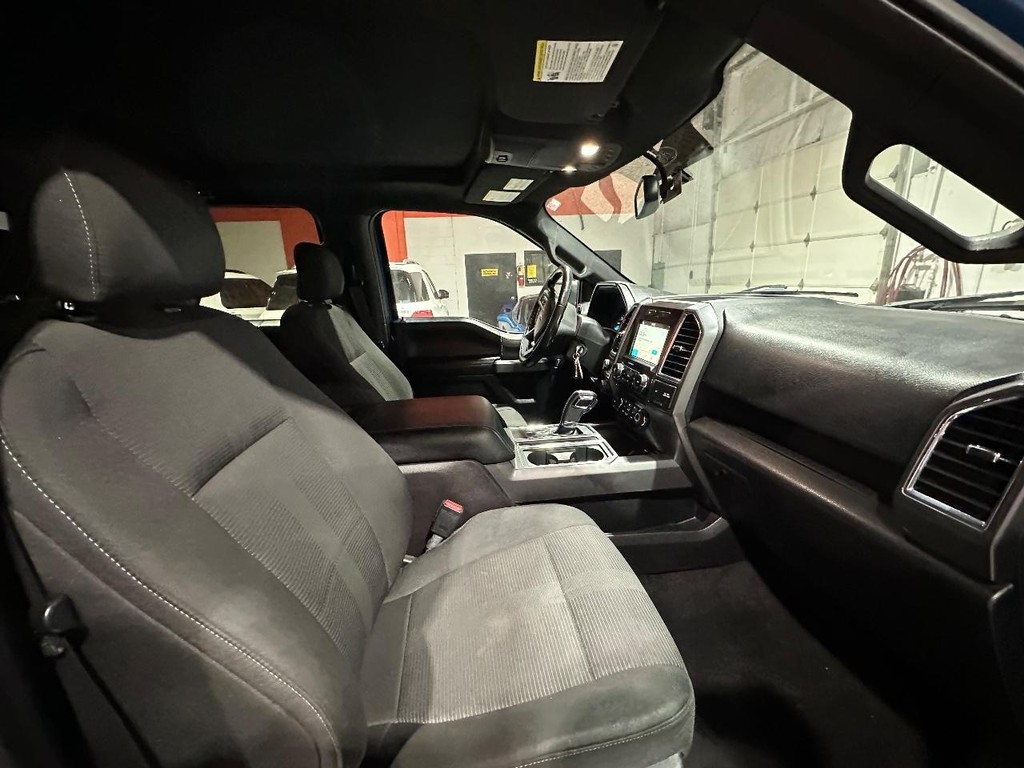 Ford F-150 Vehicle Full-screen Gallery Image 15