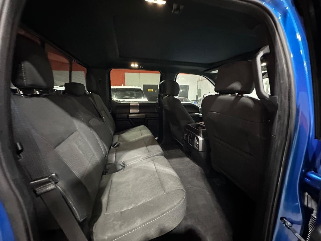 Ford F-150 Vehicle Full-screen Gallery Image 16