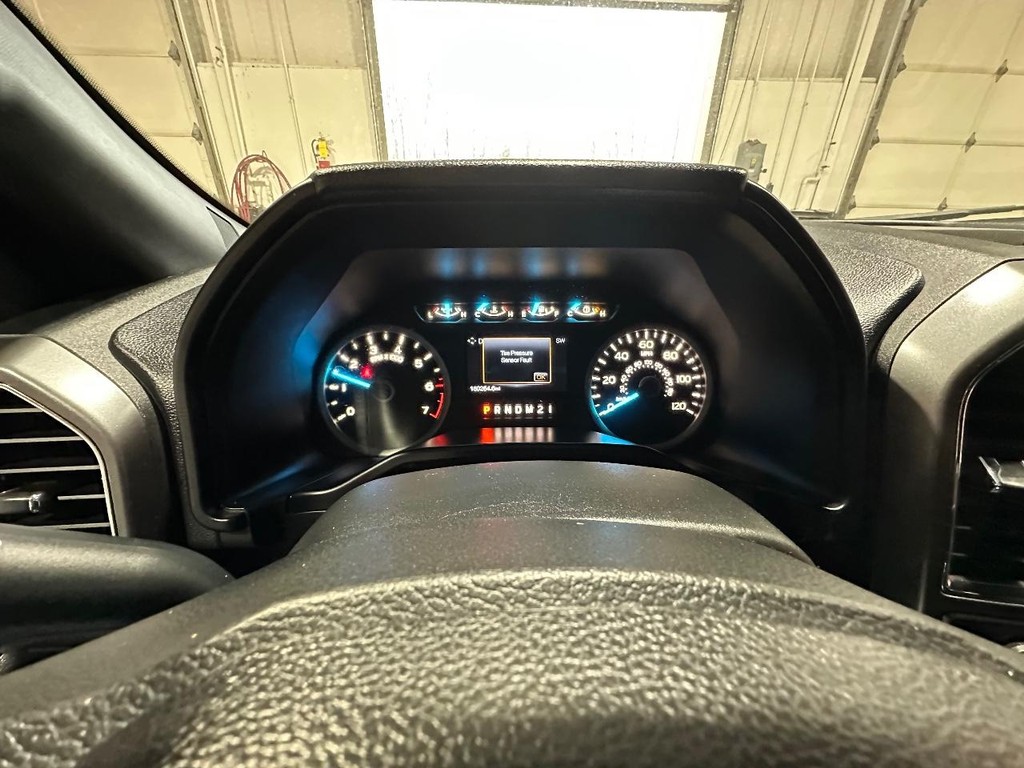 Ford F-150 Vehicle Full-screen Gallery Image 22