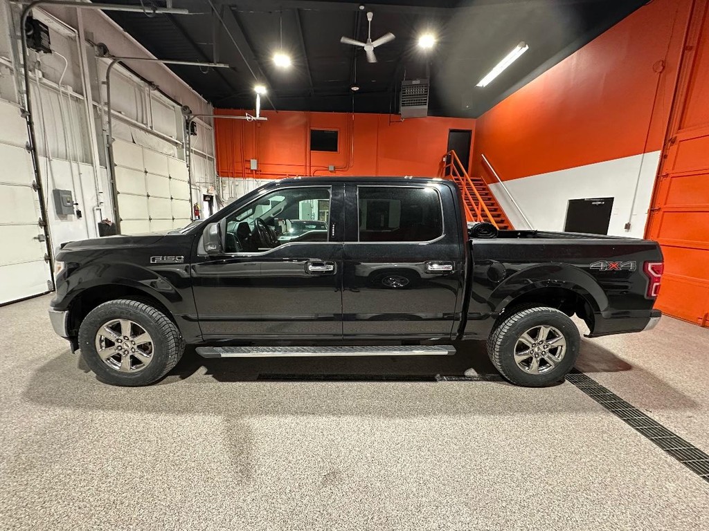 Ford F-150 Vehicle Full-screen Gallery Image 9