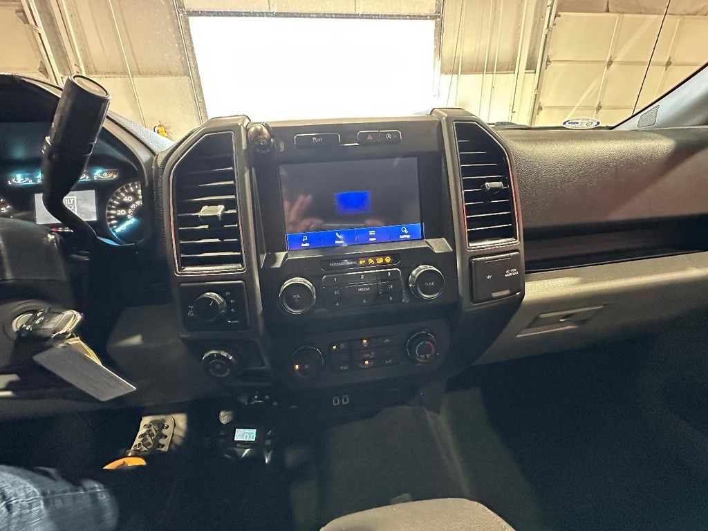 Ford F-150 Vehicle Full-screen Gallery Image 20