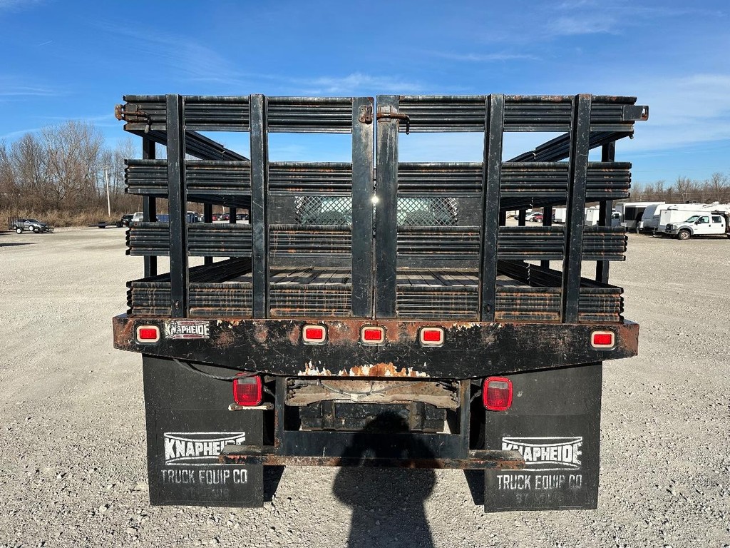 Ford Super Duty F-450 DRW Vehicle Full-screen Gallery Image 6