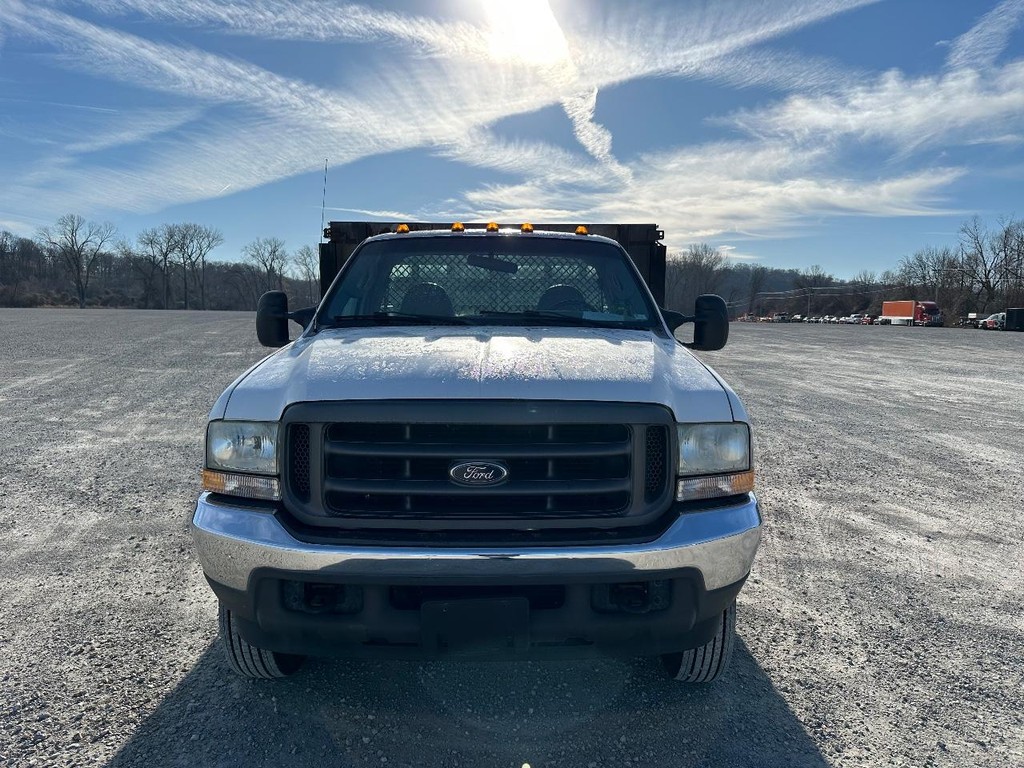 Ford Super Duty F-450 DRW Vehicle Full-screen Gallery Image 8