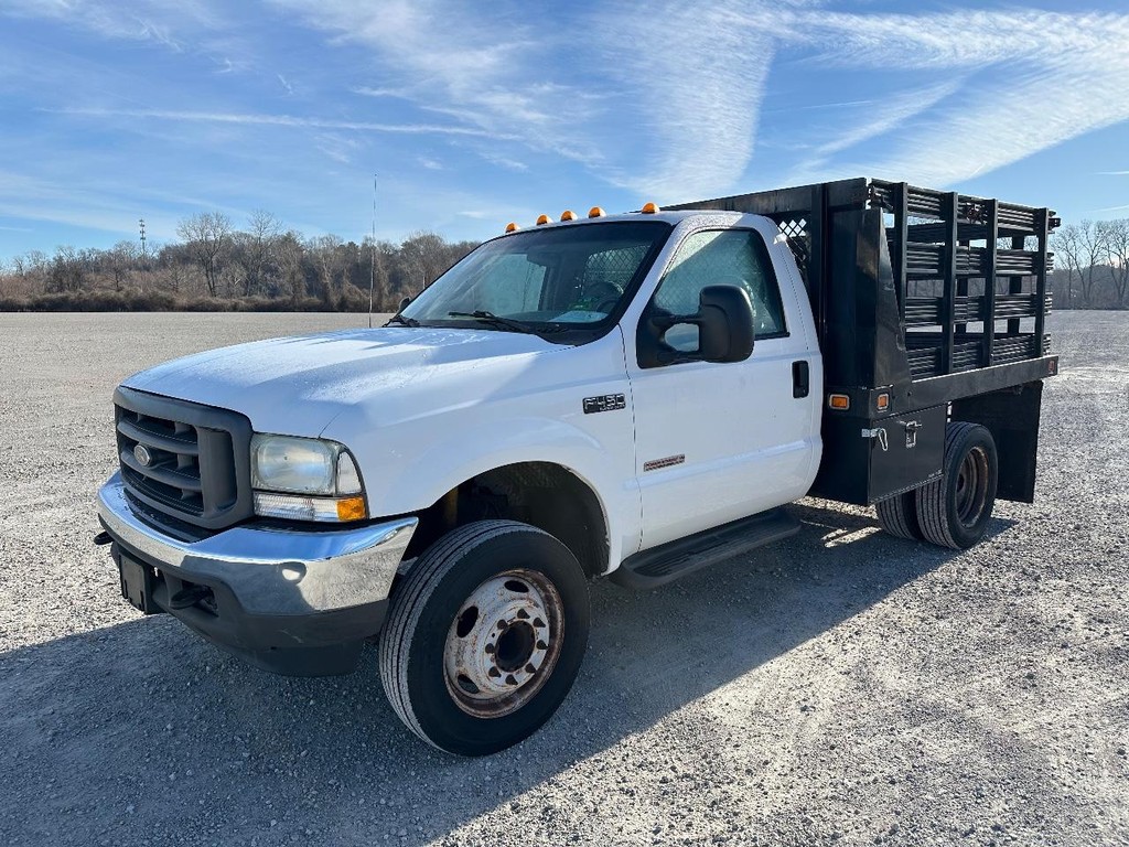 Ford Super Duty F-450 DRW Vehicle Full-screen Gallery Image 9