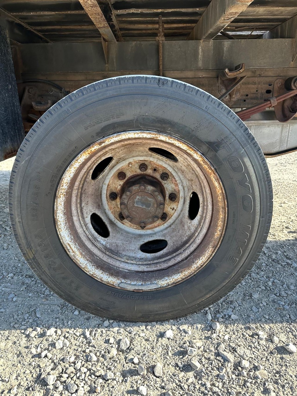 Ford Super Duty F-450 DRW Vehicle Full-screen Gallery Image 11