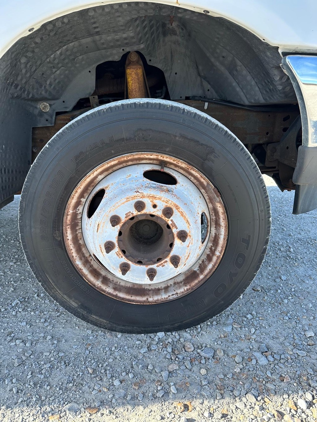 Ford Super Duty F-450 DRW Vehicle Full-screen Gallery Image 13