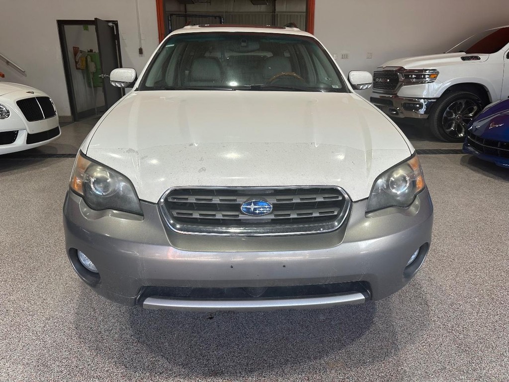 Subaru Legacy Wagon Vehicle Full-screen Gallery Image 8