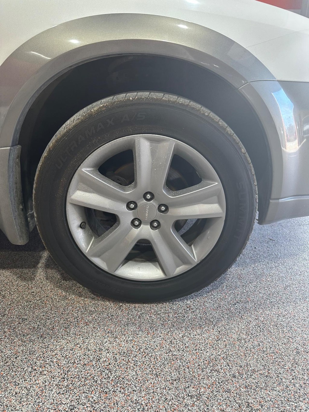 Subaru Legacy Wagon Vehicle Full-screen Gallery Image 14