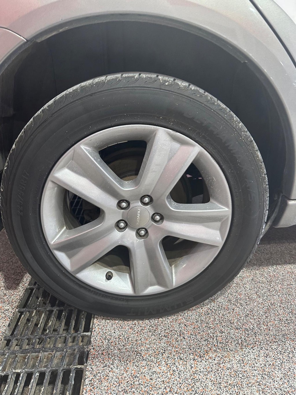 Subaru Legacy Wagon Vehicle Full-screen Gallery Image 15