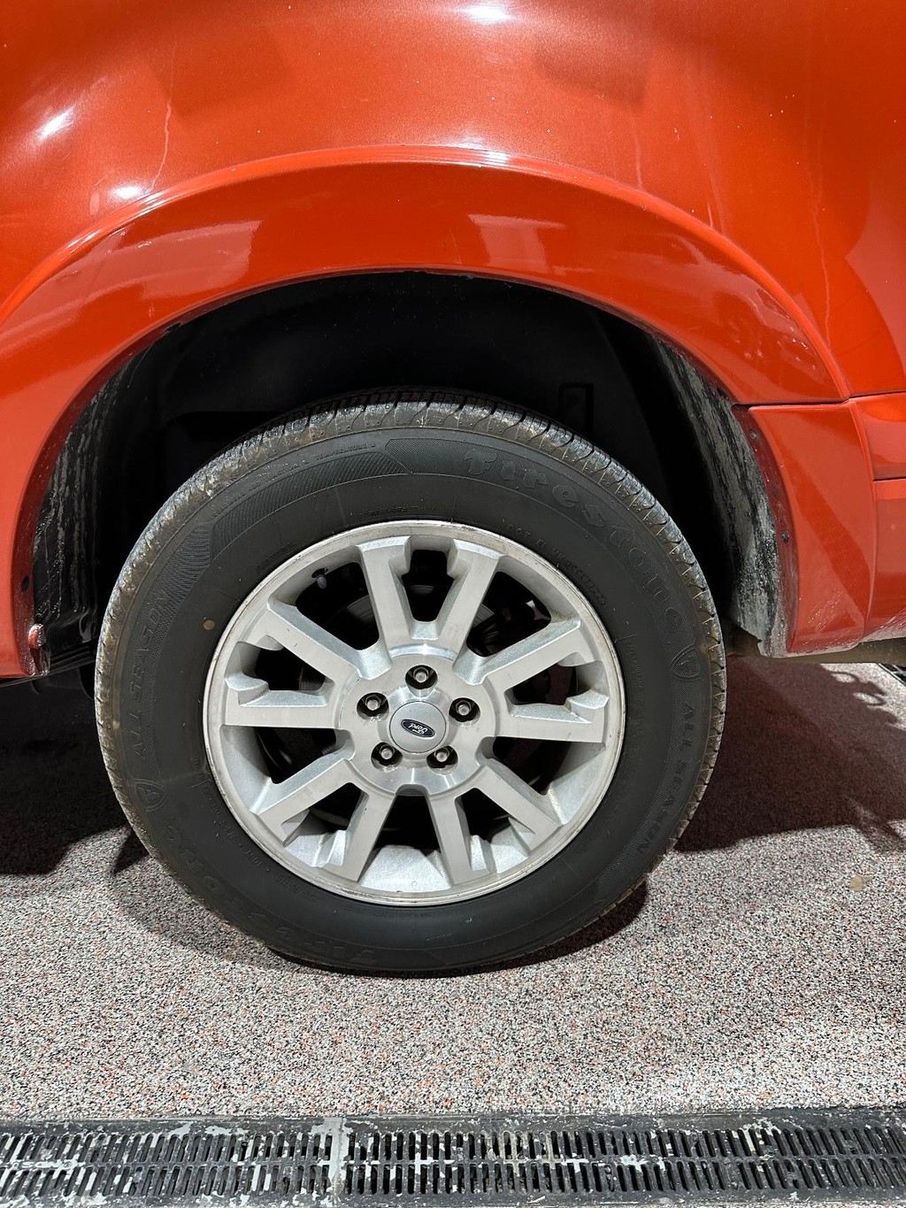 Ford Explorer Sport Trac Vehicle Full-screen Gallery Image 8