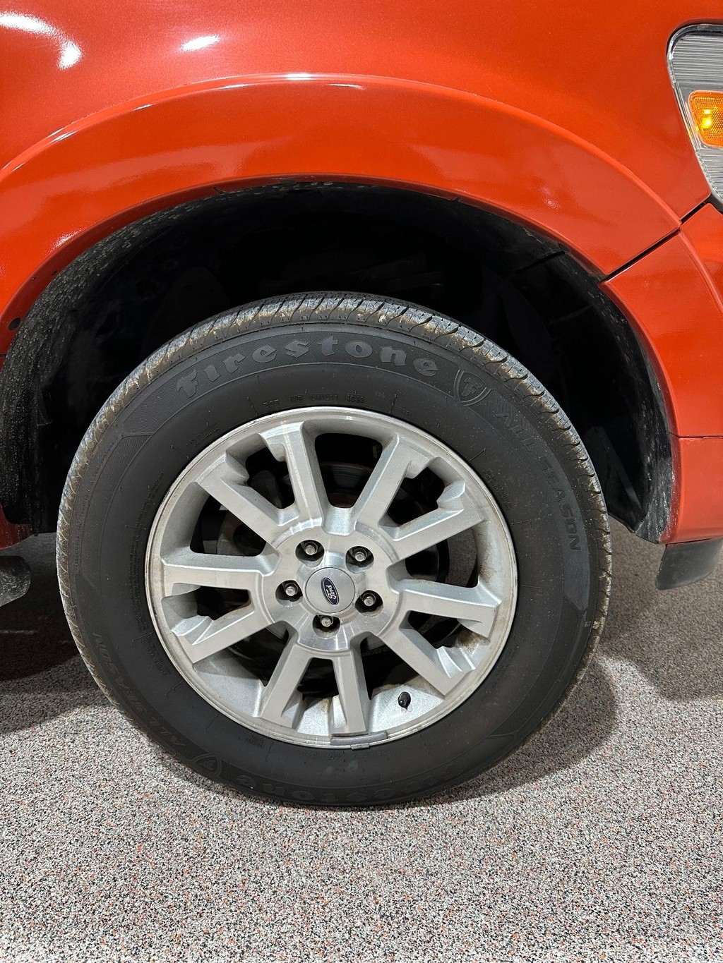 Ford Explorer Sport Trac Vehicle Full-screen Gallery Image 11