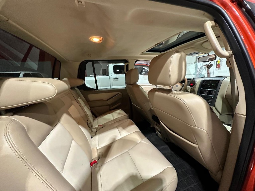 Ford Explorer Sport Trac Vehicle Full-screen Gallery Image 14