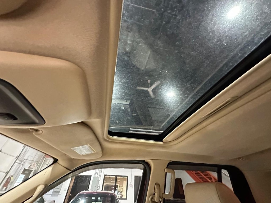 Ford Explorer Sport Trac Vehicle Full-screen Gallery Image 18