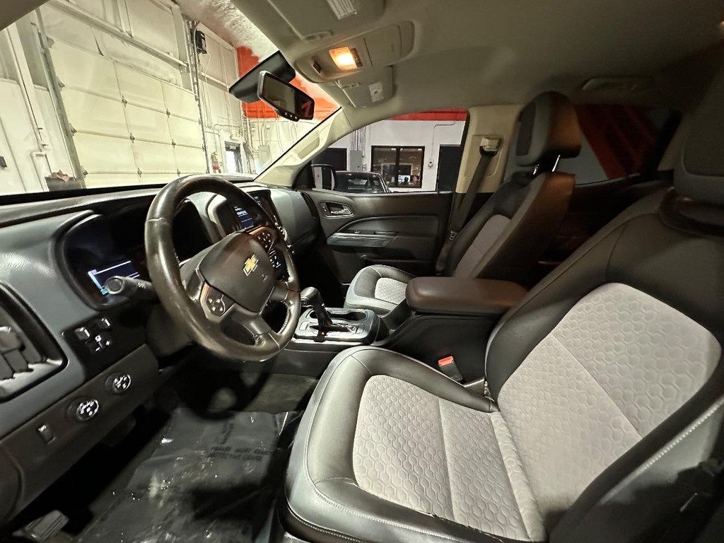 Chevrolet Colorado Vehicle Full-screen Gallery Image 10