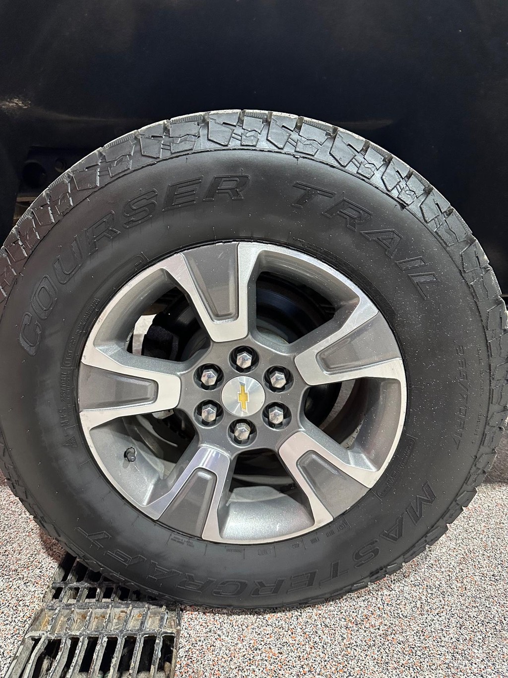 Chevrolet Colorado Vehicle Full-screen Gallery Image 13