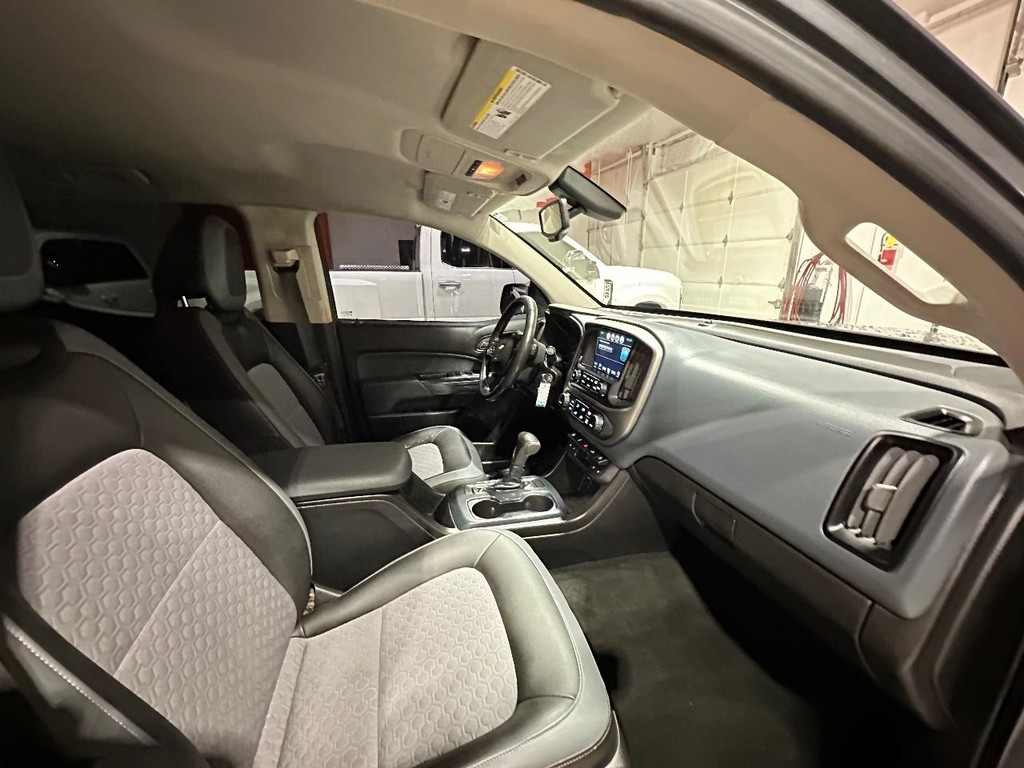 Chevrolet Colorado Vehicle Full-screen Gallery Image 17