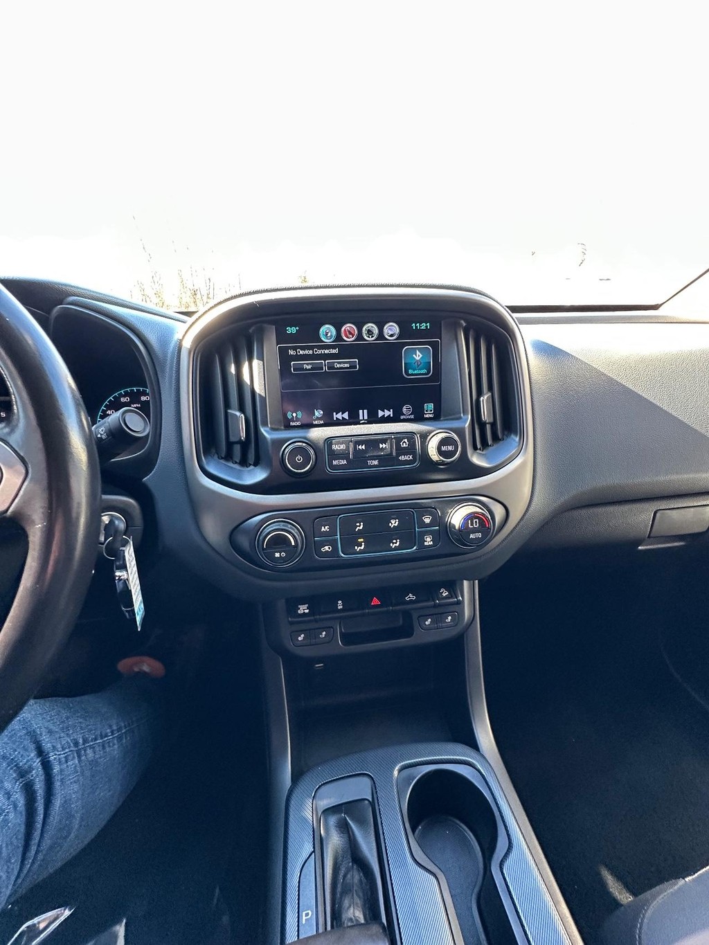 Chevrolet Colorado Vehicle Full-screen Gallery Image 19