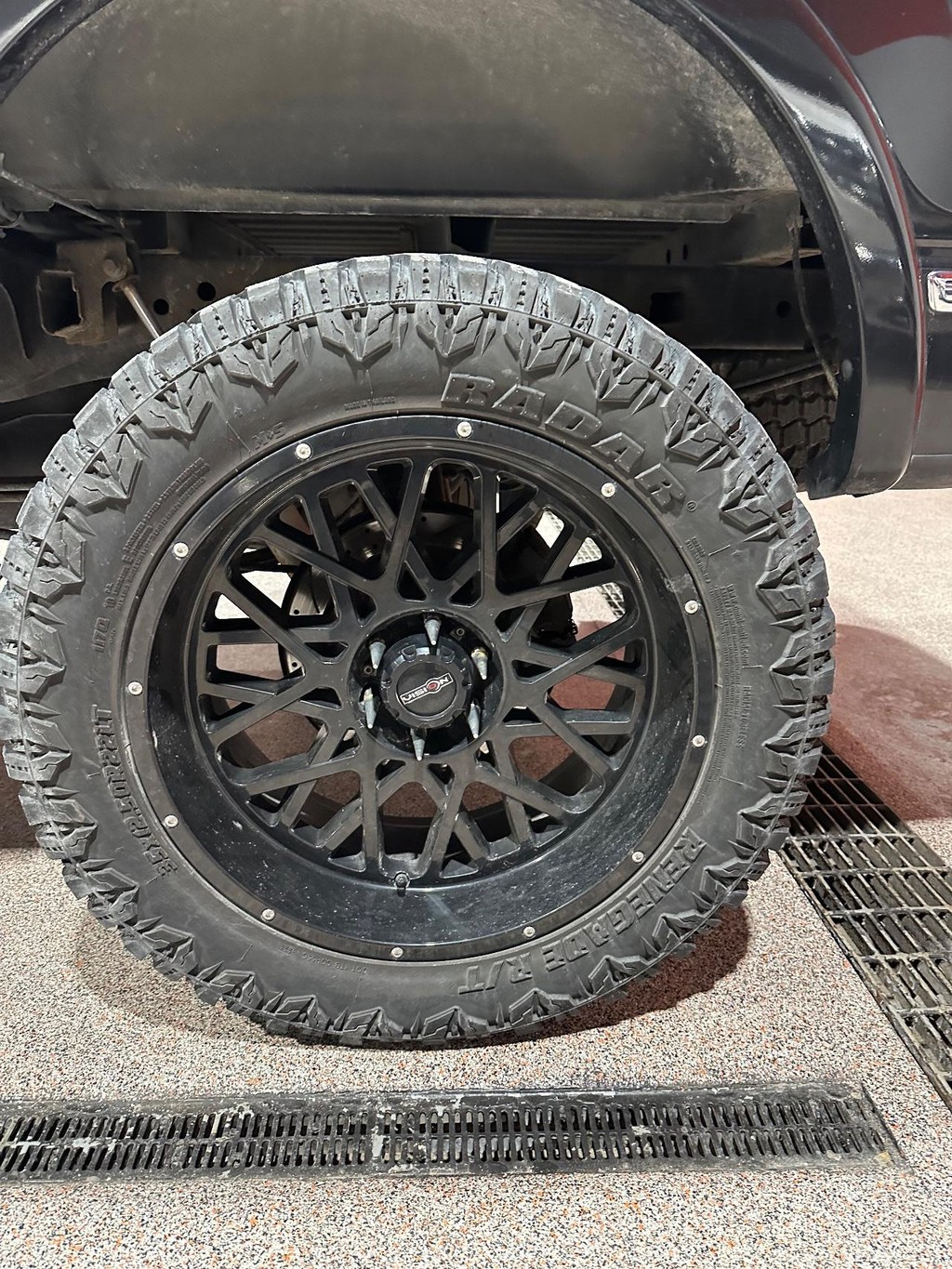 Ford F-150 Vehicle Full-screen Gallery Image 10