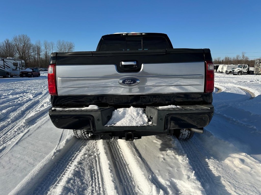 Ford Super Duty F-350 SRW Vehicle Full-screen Gallery Image 2