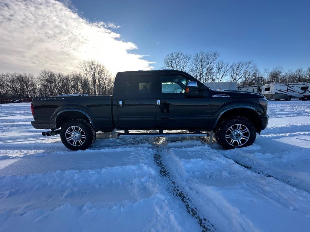 Ford Super Duty F-350 SRW Vehicle Full-screen Gallery Image 4