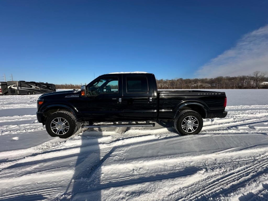 Ford Super Duty F-350 SRW Vehicle Full-screen Gallery Image 6