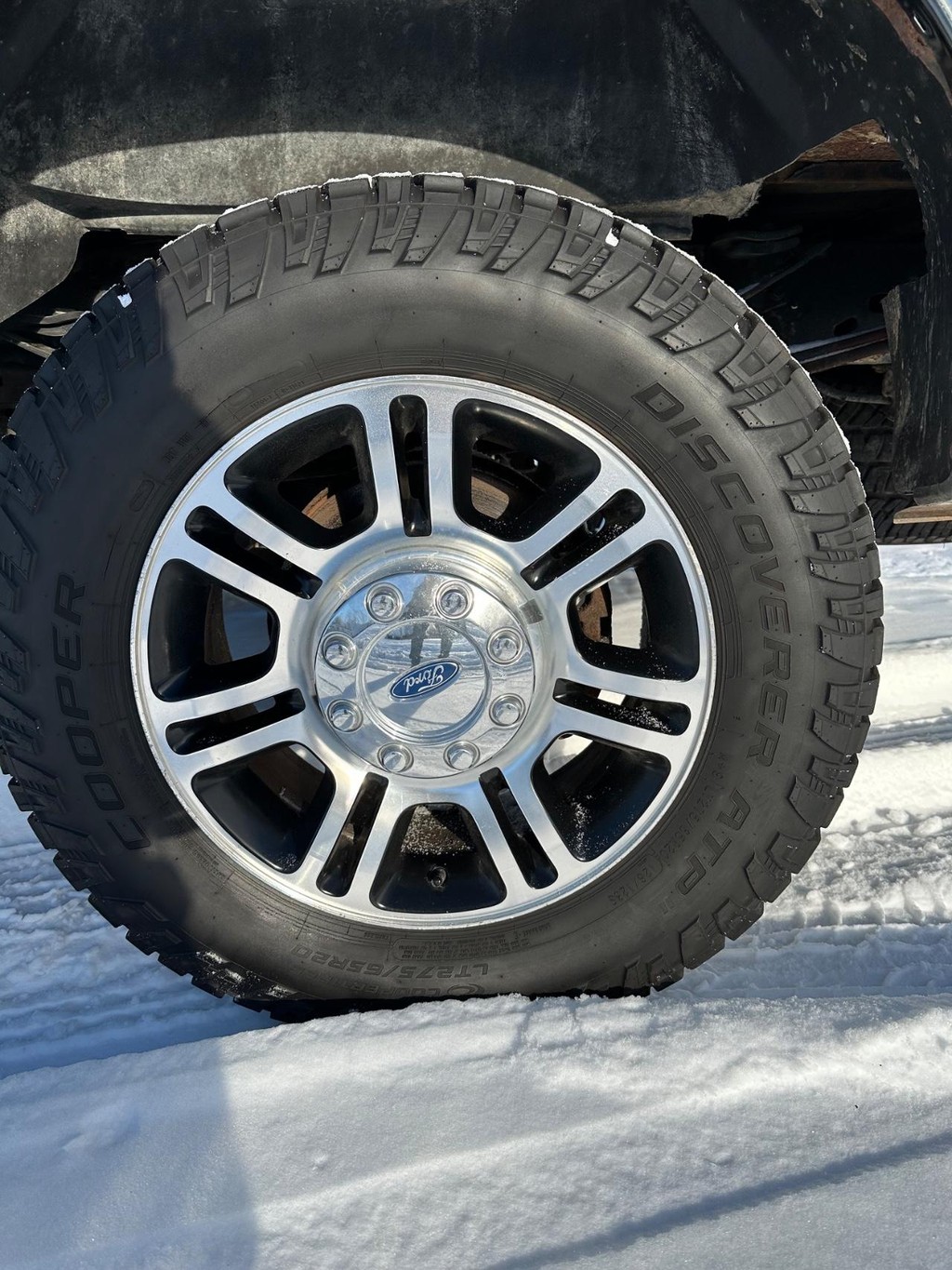 Ford Super Duty F-350 SRW Vehicle Full-screen Gallery Image 8