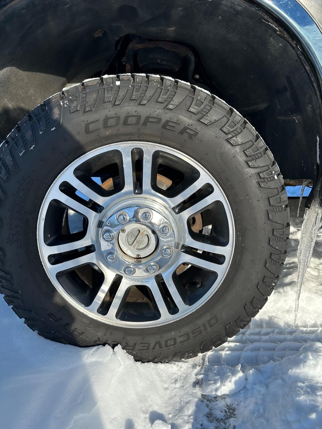 Ford Super Duty F-350 SRW Vehicle Full-screen Gallery Image 9