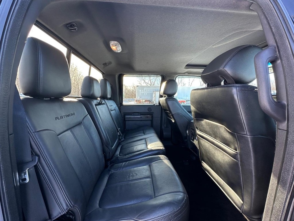 Ford Super Duty F-350 SRW Vehicle Full-screen Gallery Image 14