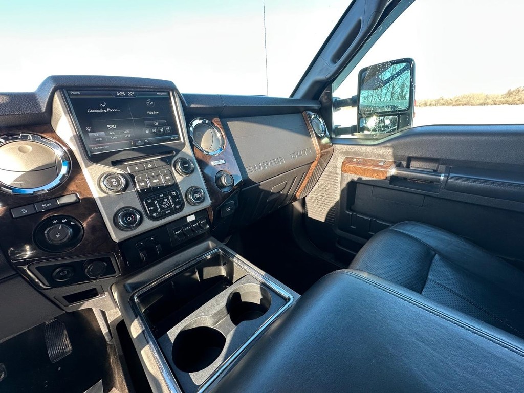 Ford Super Duty F-350 SRW Vehicle Full-screen Gallery Image 18