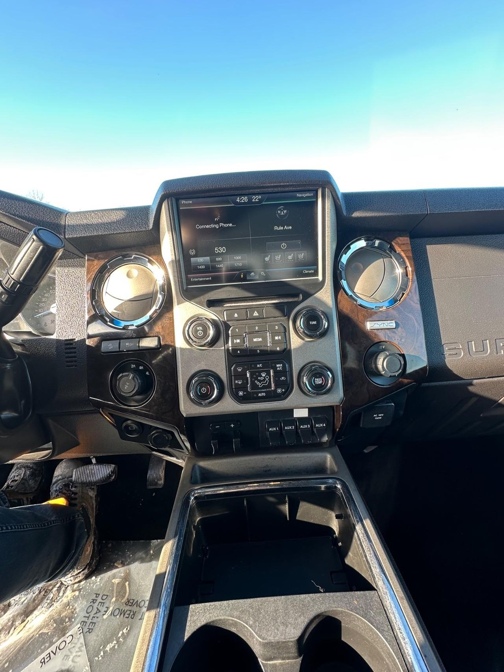 Ford Super Duty F-350 SRW Vehicle Full-screen Gallery Image 19