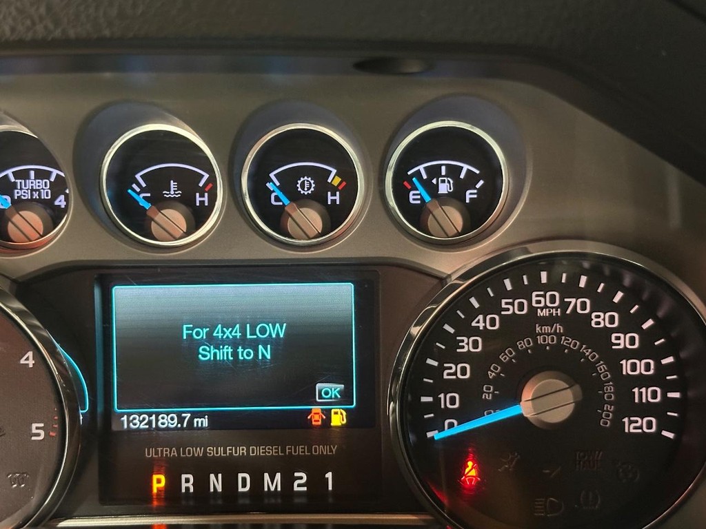 Ford Super Duty F-350 SRW Vehicle Full-screen Gallery Image 23