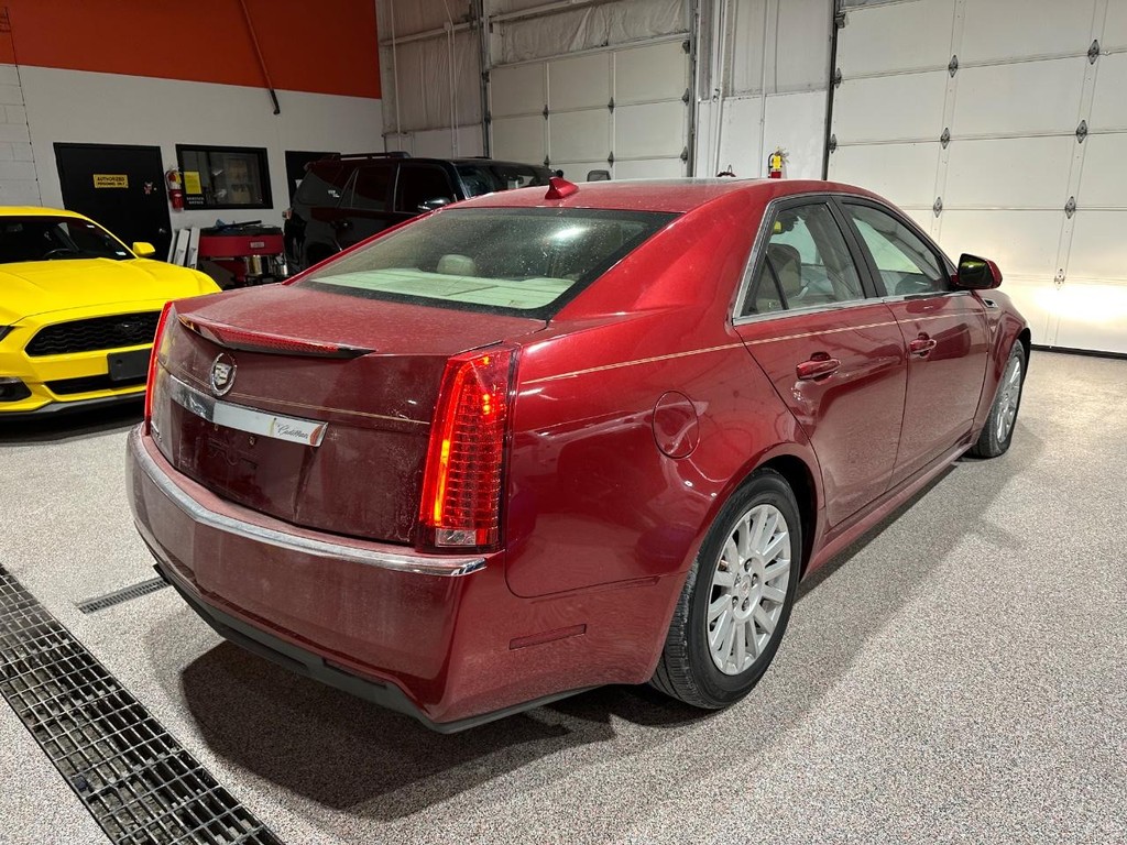 Cadillac CTS Sedan Vehicle Full-screen Gallery Image 3