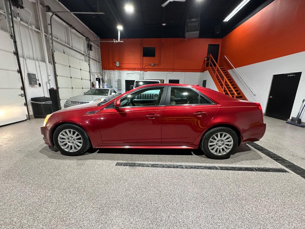 Cadillac CTS Sedan Vehicle Full-screen Gallery Image 4