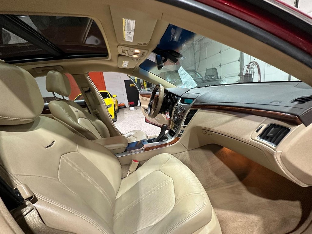 Cadillac CTS Sedan Vehicle Full-screen Gallery Image 13