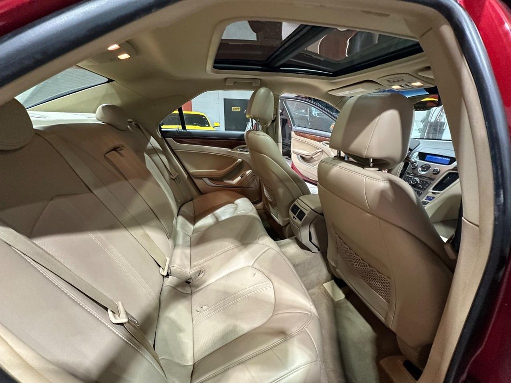 Cadillac CTS Sedan Vehicle Full-screen Gallery Image 17
