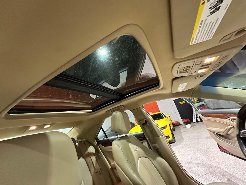 Cadillac CTS Sedan Vehicle Full-screen Gallery Image 18