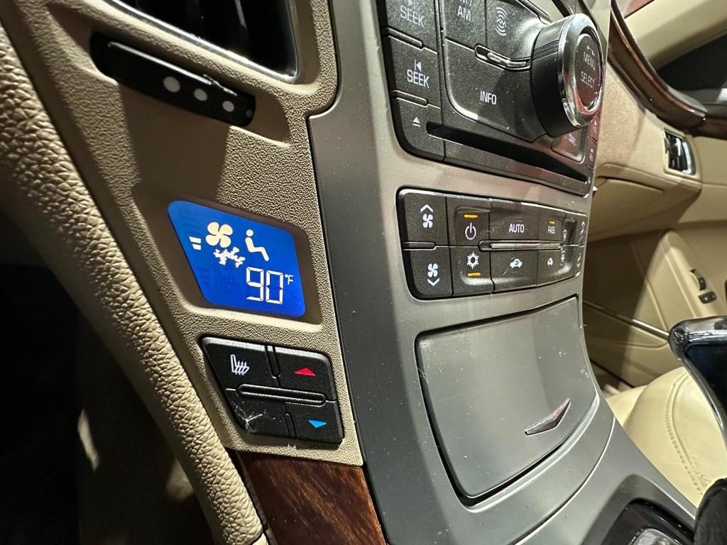 Cadillac CTS Sedan Vehicle Full-screen Gallery Image 22