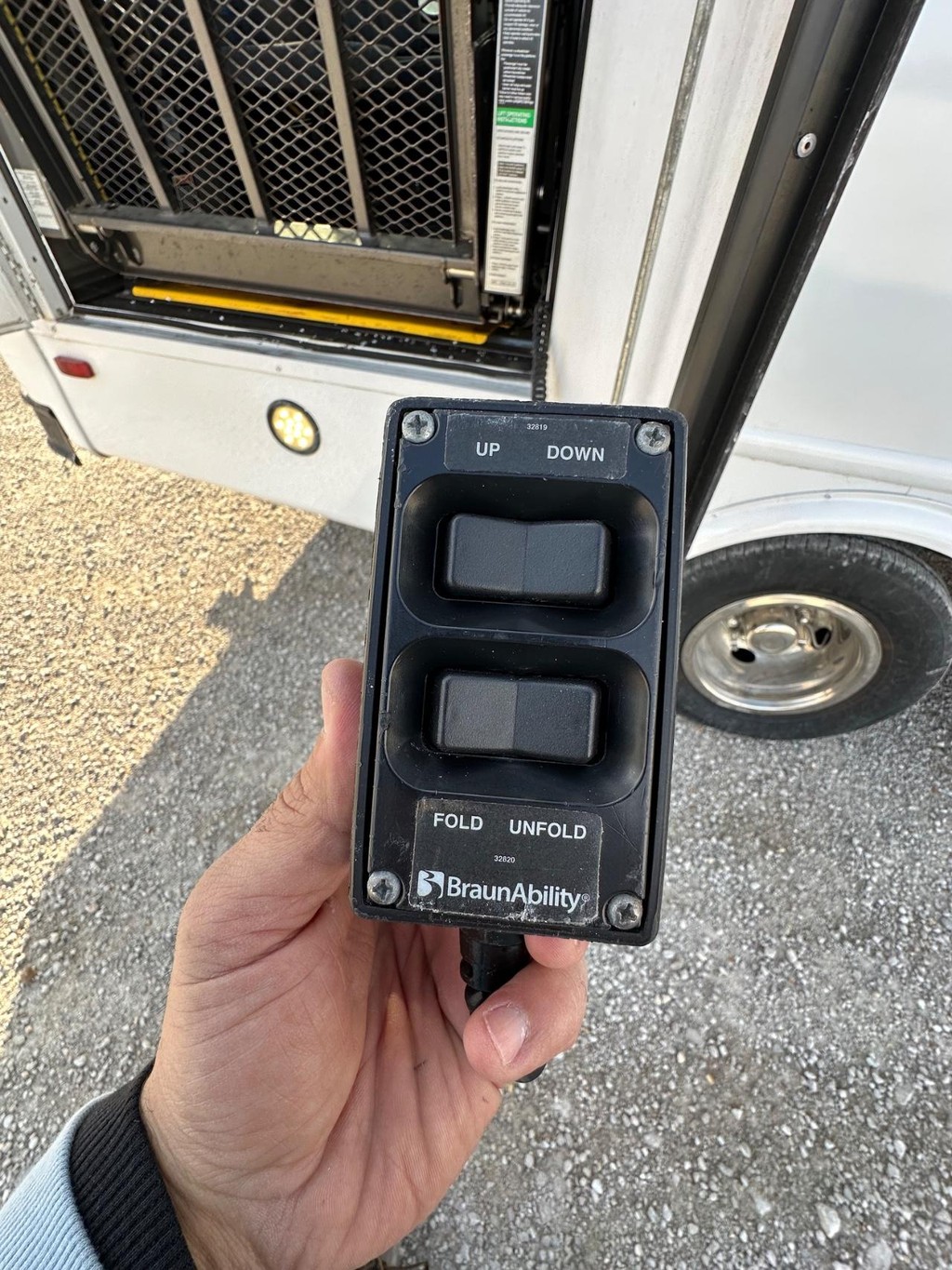 Ford Econoline Commercial Cutaway Vehicle Full-screen Gallery Image 26