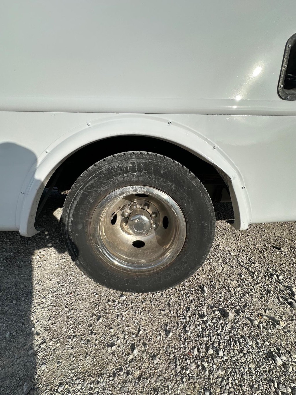 Ford Econoline Commercial Cutaway Vehicle Full-screen Gallery Image 28