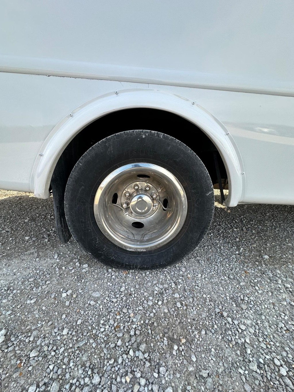 Ford Econoline Commercial Cutaway Vehicle Full-screen Gallery Image 29